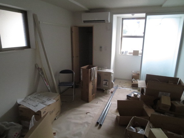 Living and room.  ☆ Under construction ☆