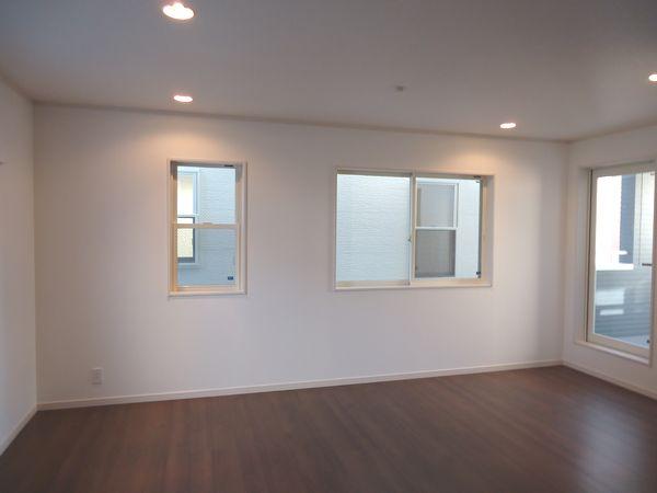 Living. Living (11 Building: 2013 December shooting)