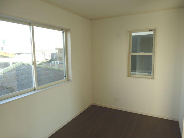 Non-living room. Bedroom (11 Building: 2013 December shooting)