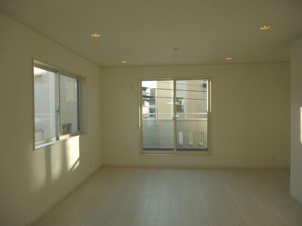 Living. Living (13 Building: 2013 December shooting)