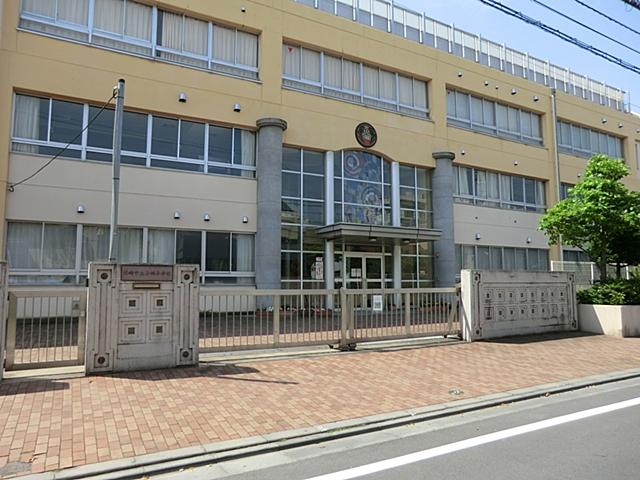 Primary school. 700m to Kawasaki City Oda Elementary School