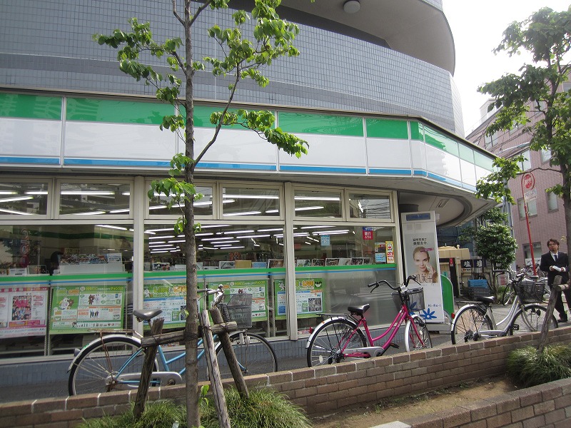 Convenience store. 227m to Family Mart (convenience store)