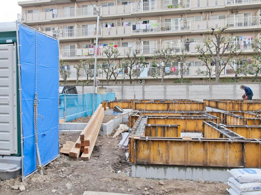 Local appearance photo. Local (11 May 2013) Shooting