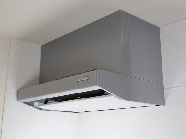 Kitchen.  [Shallow range hood] Current plate is attached to increase the exhaust efficiency, A shallow range hood was standard equipment. Easy-to-use specifications in the functional.