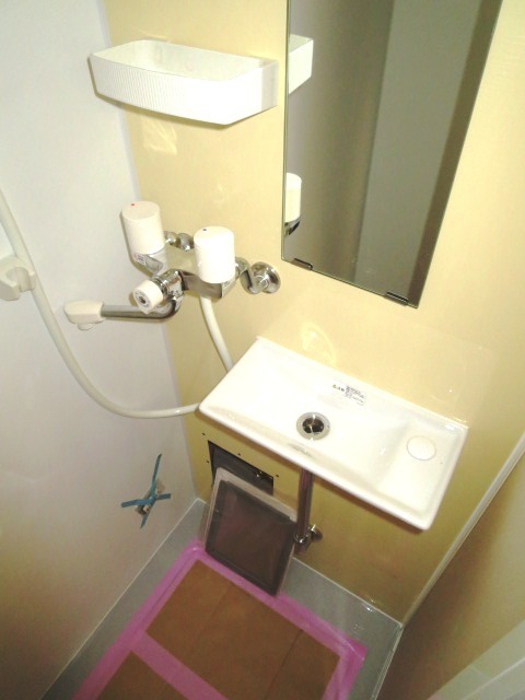 Washroom.  ☆ shower room ☆