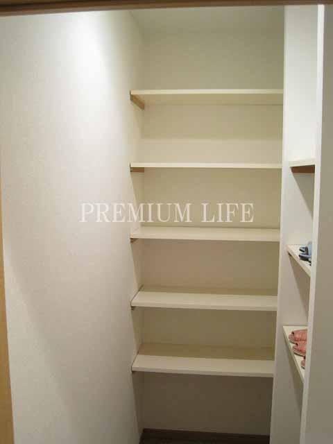 Receipt. Shoes in cloak