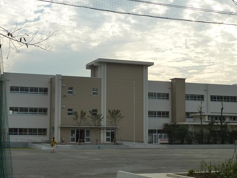 Other. It is about 460m to Sakura elementary school.