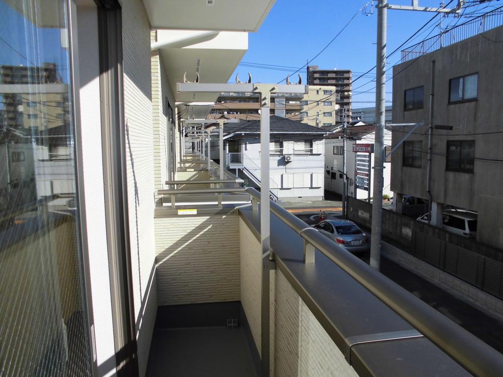 Non-living room. Also refreshing view!