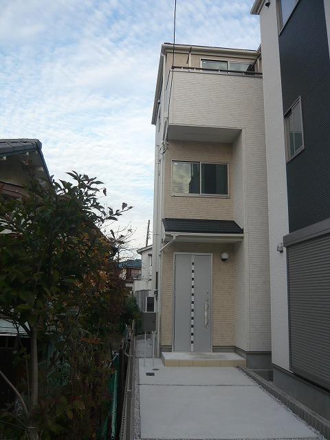 Local appearance photo. 2013 December 17, shooting 1 Building