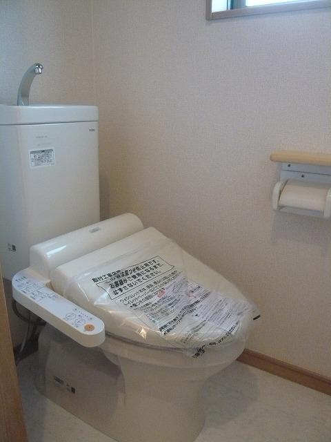 Toilet. 2013 December 17, shooting 1 Building