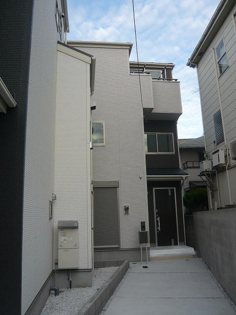 Local appearance photo. 2013 December 17, shooting Building 2