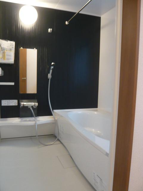 Bathroom. 2013 December 17, shooting Building 2