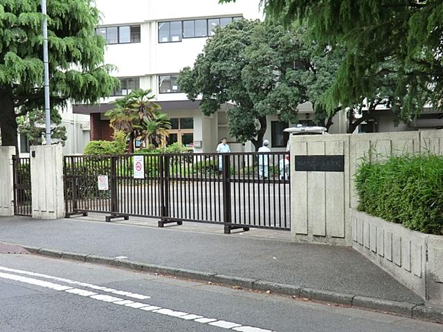 Primary school. 450m to the Kawasaki Municipal Yotsuya Elementary School