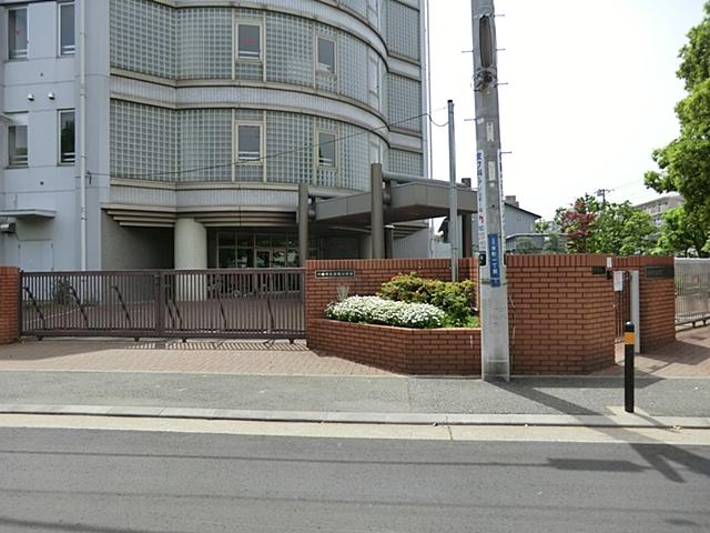 Primary school. 450m to the Kawasaki Municipal Kyomachi Elementary School