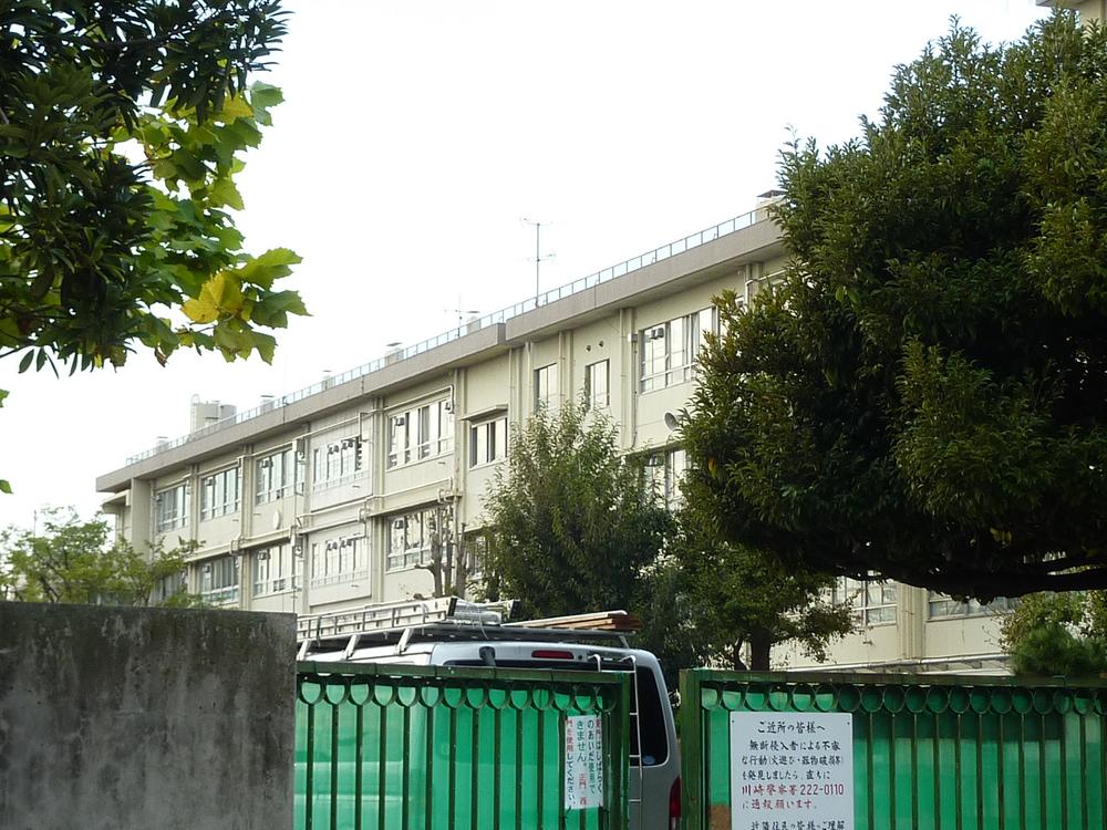 Primary school. Kawanakajima is the location of the 3-minute walk from the elementary school (about 240m)