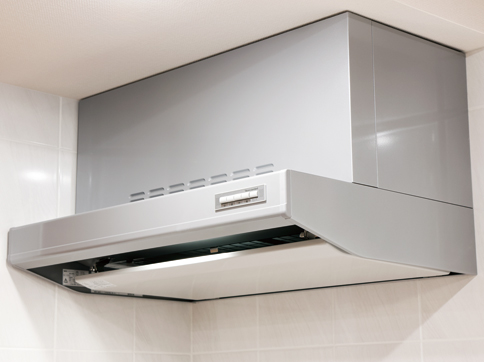 Kitchen.  [Range hood (enamel rectification plate)] Suction force was up due to the effect of the current plate. Because it uses a high-quality enamel, Oil stains also wiped off easily. Care is easy to specification. (Same specifications)