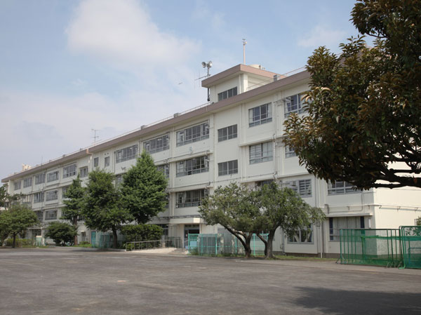 Surrounding environment. Kawanakajima elementary school (about 620m ・ An 8-minute walk)
