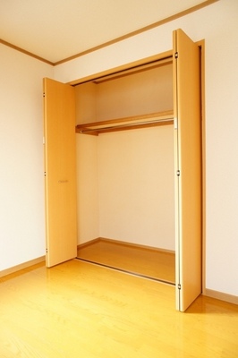 Receipt. A height closet