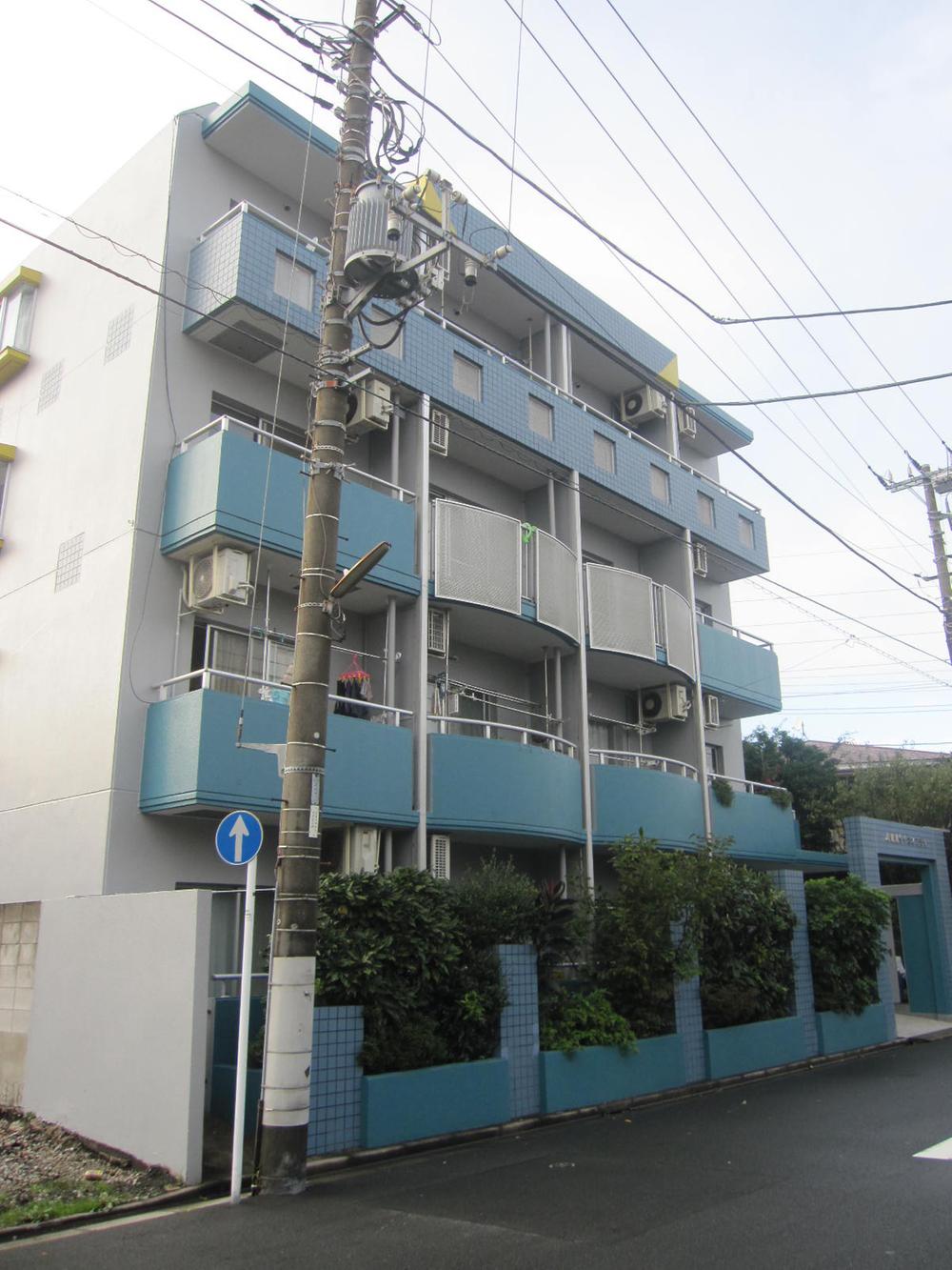Local appearance photo. Heisei built three years, Total units 16 units of condominiums