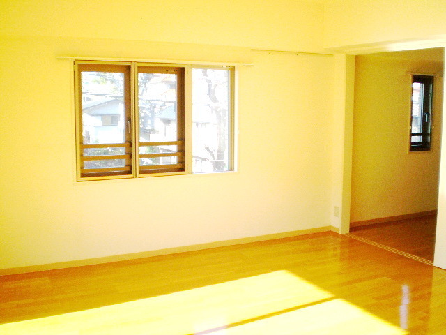 Living and room.  ※ Same building another room photo living