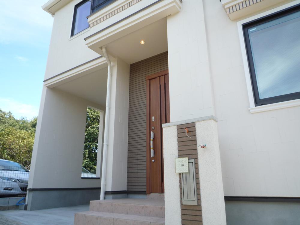 Entrance. It is entrance. (Photo 7 Building)