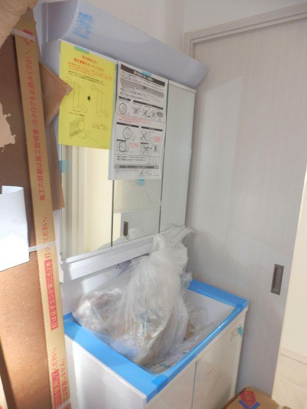 Wash basin, toilet. Vanity with excellent storage capacity and functionality