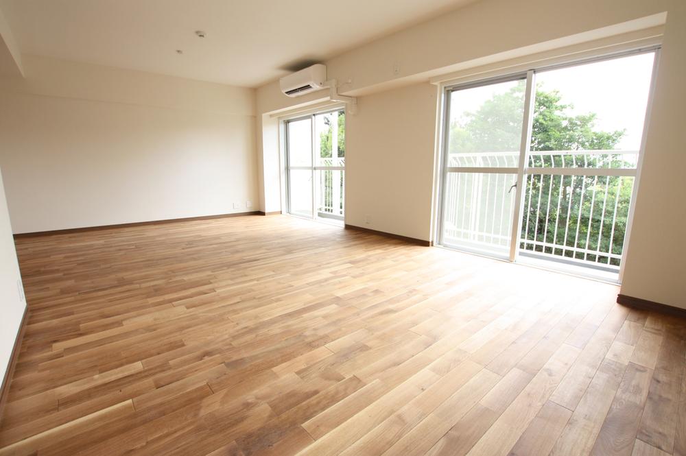 Living. Natural solid wood use renovation Mansion