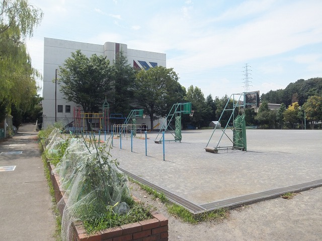 Primary school. 944m to Kawasaki Tatsunishi Arima elementary school (elementary school)