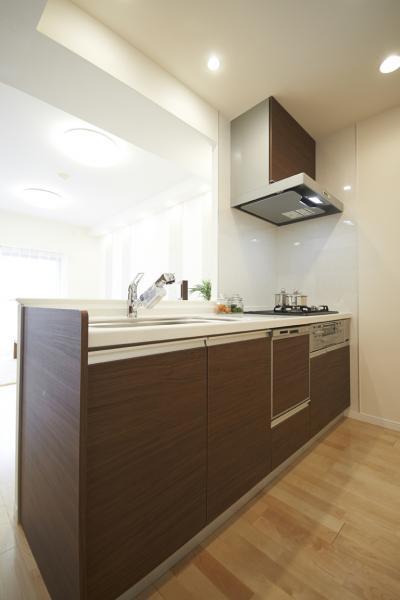 Same specifications photo (kitchen). Image Photos