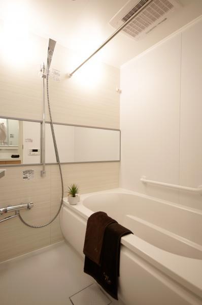 Same specifications photo (bathroom). Image Photos