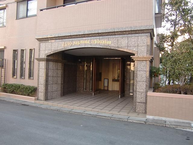 Entrance. Common areas