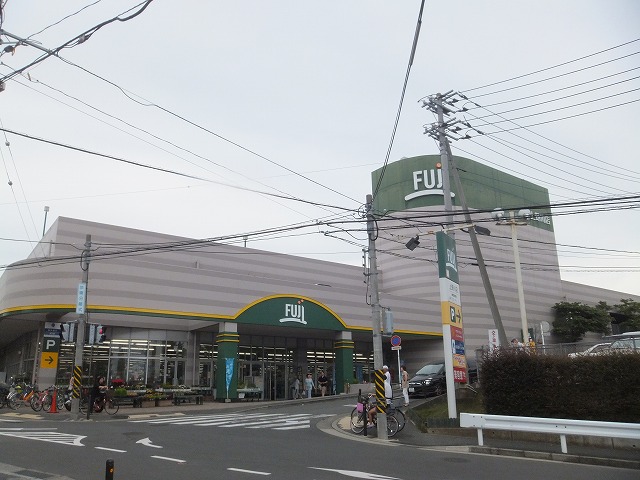 Supermarket. Fuji 676m to Ueno River store (Super)