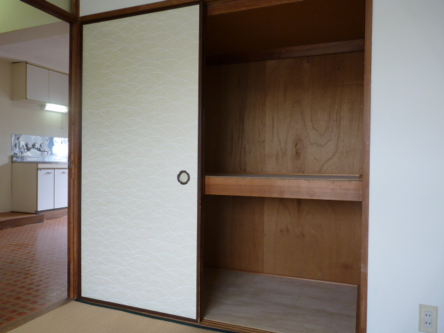 Receipt. Storage of Japanese-style room!