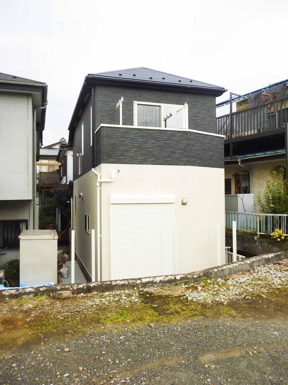 Local appearance photo. Local (11 May 2013) Shooting