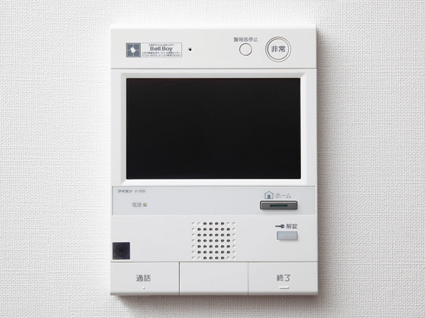 Security.  [Intercom with color monitor] You can check the visitors in the voice and image, It is possible to prevent the intrusion or annoying solicitation of a suspicious person in advance. (Same specifications)