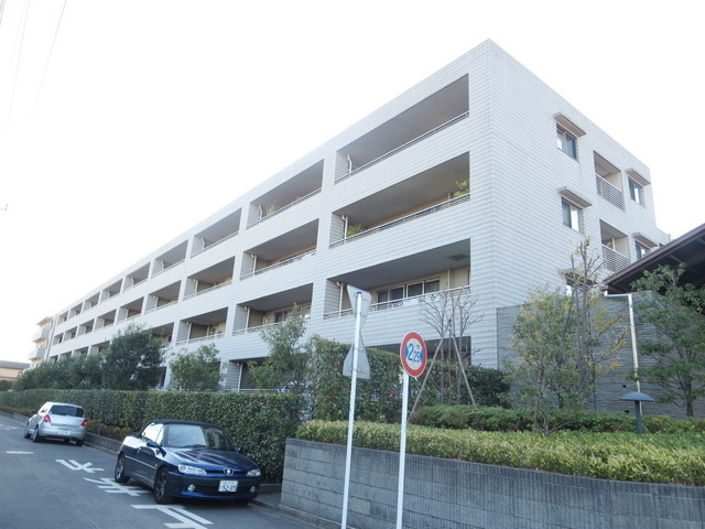 Building appearance. Fixed-term lease two years ・ Grand piano negotiable ・ Condominium type of apartment