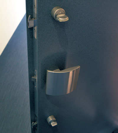 Security.  [Double lock specification of peace of mind] Sickle dead lock is to protect the door from a variety of external force against the door head. Also, Open lock has adopted a difficult thumb once measures Tablets by thumb. (Same specifications)