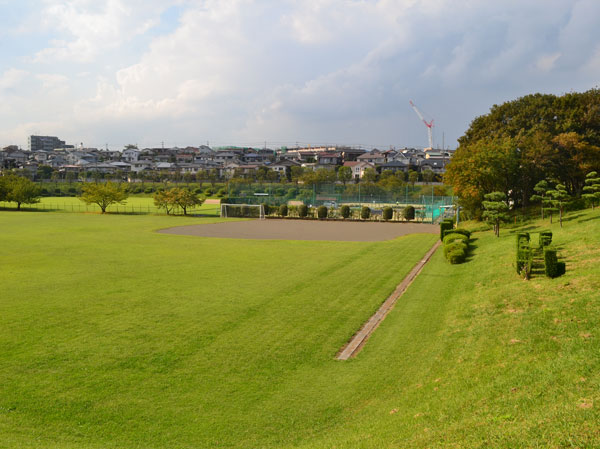 Surrounding environment. NSK playground (about 773m, A 10-minute walk) Large ground that are well-kept. Anyone can use if the procedure.