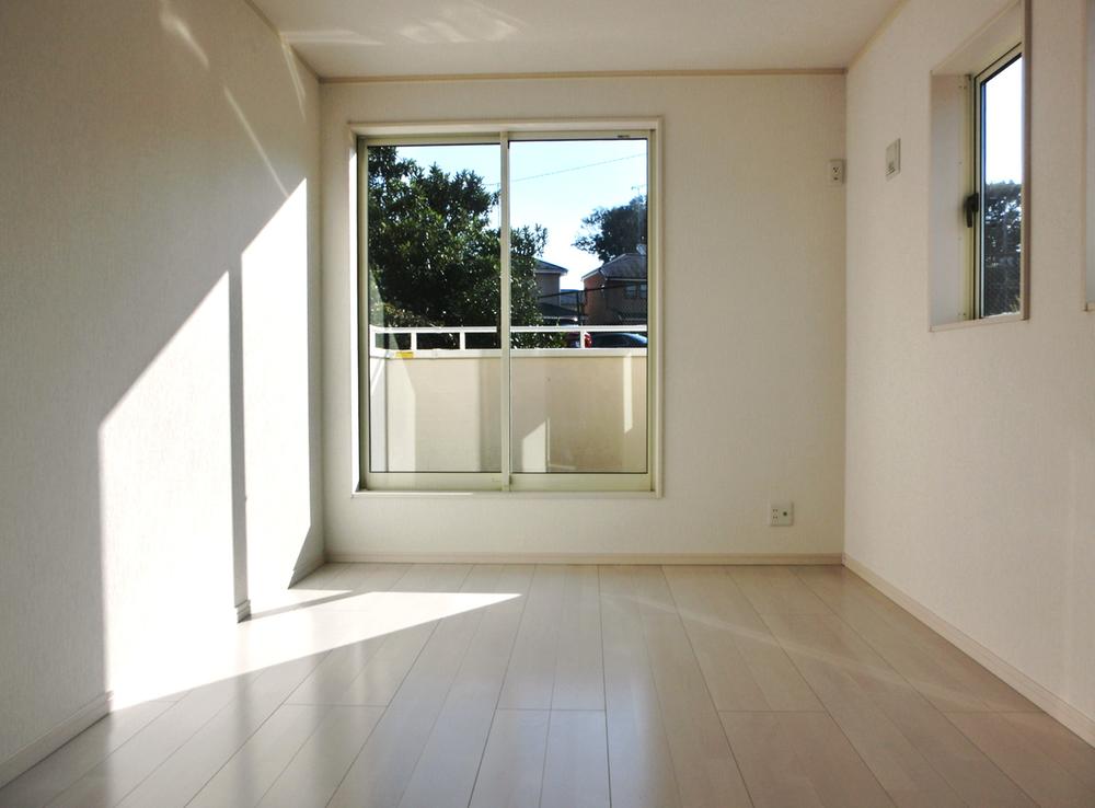 Same specifications photos (Other introspection). Same specifications (room)