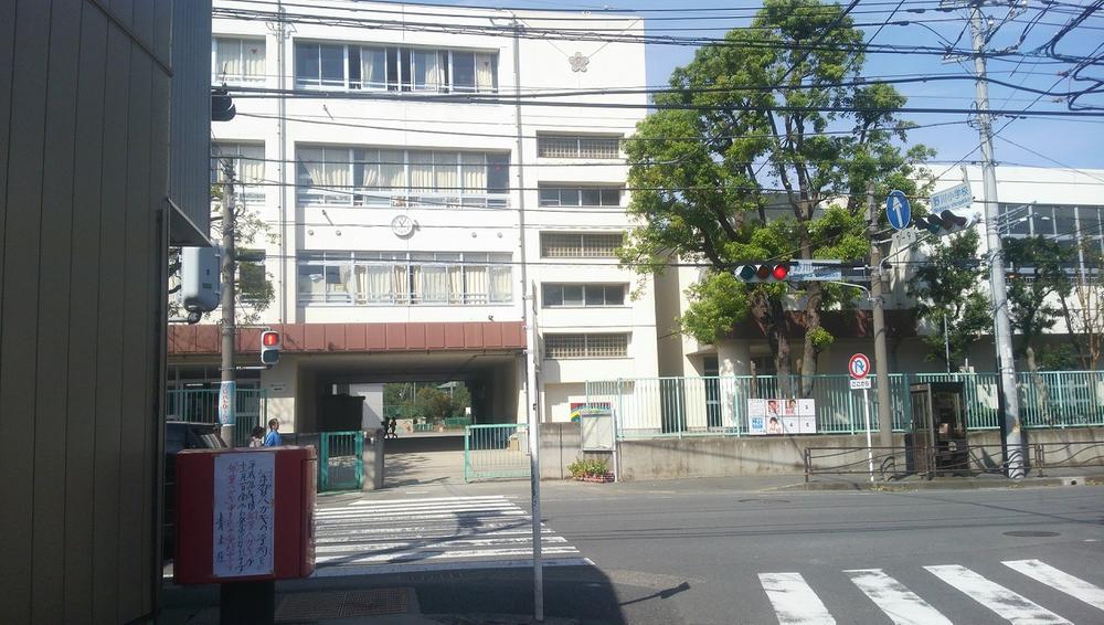 Primary school. Nogawa until elementary school 400m