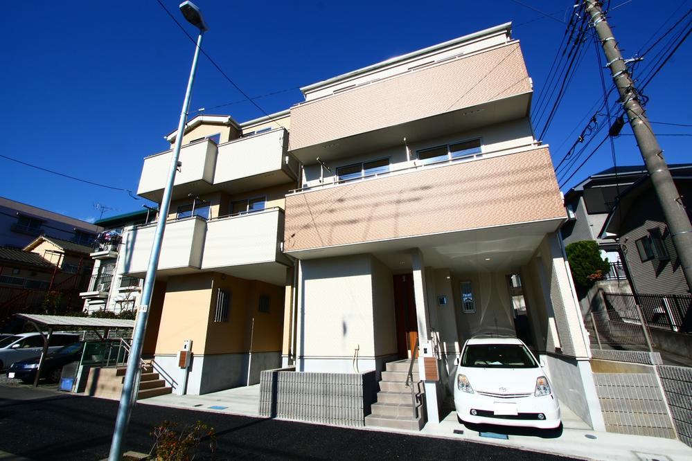 Local appearance photo