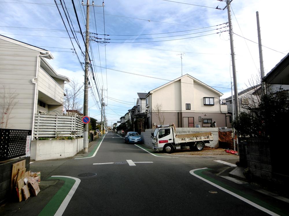 Local photos, including front road. Local (12 May 2013) Shooting