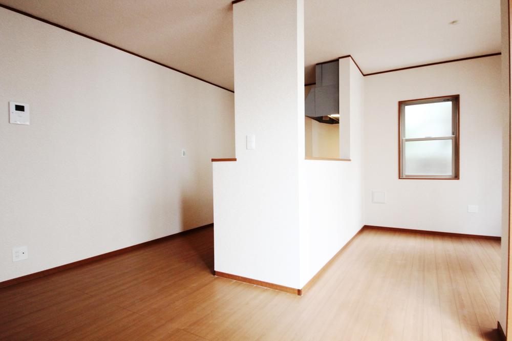 Same specifications photos (living). Same specifications