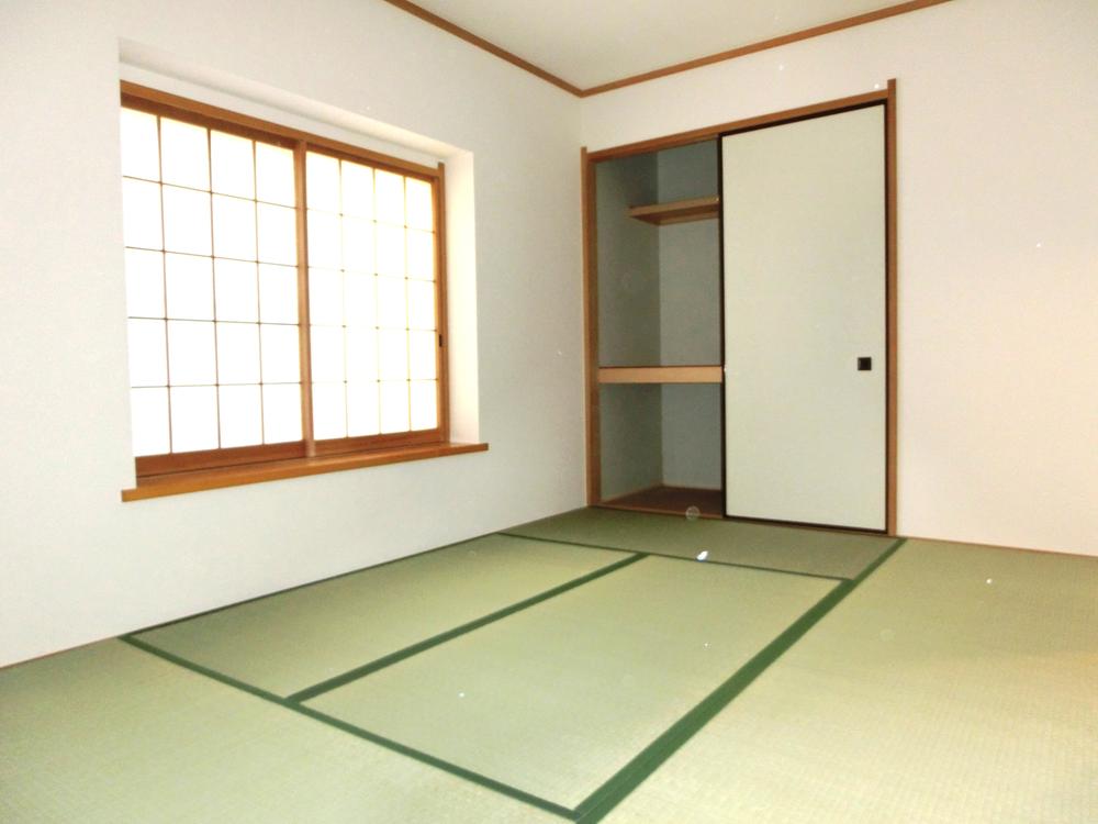Non-living room. Japanese-style room 6 Pledge (a continuation floor plan from the LDK. )