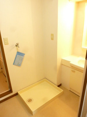 Washroom. Yes dressing room
