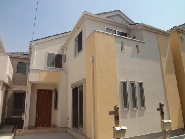 Local appearance photo. It is a two-story house of flat land (Building 3 appearance)