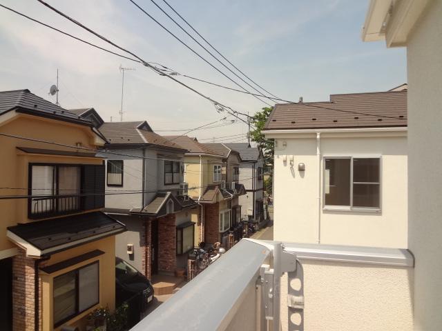 View photos from the dwelling unit. Please call up to alpine industry 0800-603-0604 [Toll free]     "Nogawa convenient location of the bus stop 3-minute walk. OK stores and Bengabenga such as shopping convenience. It is a two-story new homes south road in the flat ground. "
