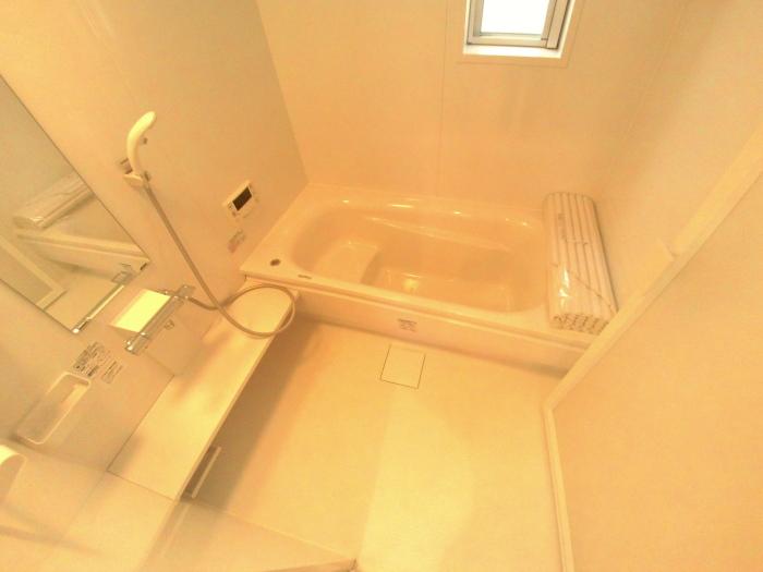 Bathroom. Spacious 1 tsubo size bus (Building 3)