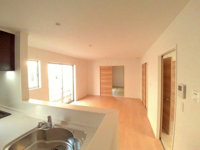 Living. Overlooks from the kitchen (C Building)