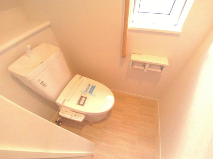 Toilet. Shower toilet (D Building)